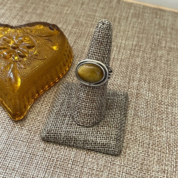 Vintage Sterling Silver Tiger Eye Ring - Picture 2 of 8
